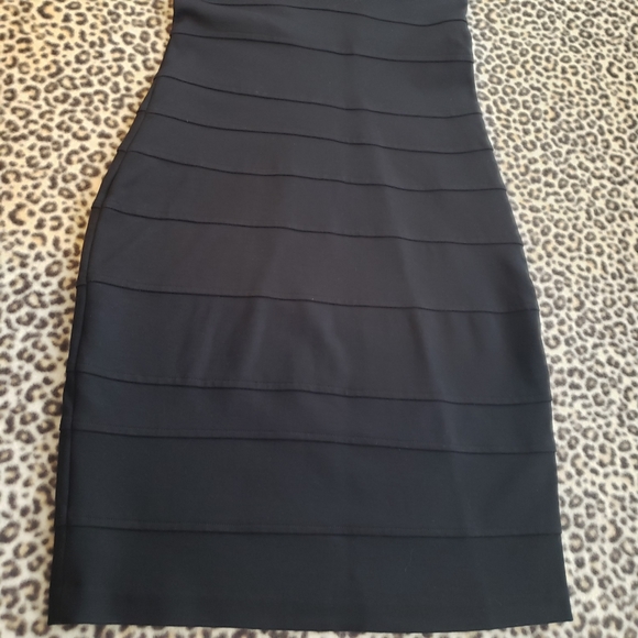 Cache Solid Black Body Con Unlined Stretchy Halter Midi Dress, Size 4, GUC - Picture 3 of 14